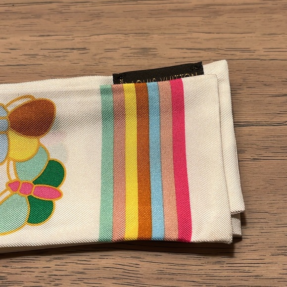 Preloved LOUIS VUITTON Silk Monogram Butterfly Bandeau - Picture 10 of 12